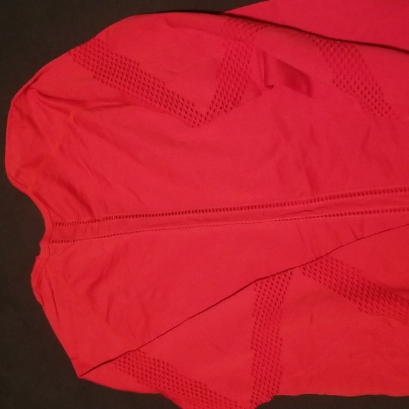 Fabletics Workout Top - Picture 3 of 5